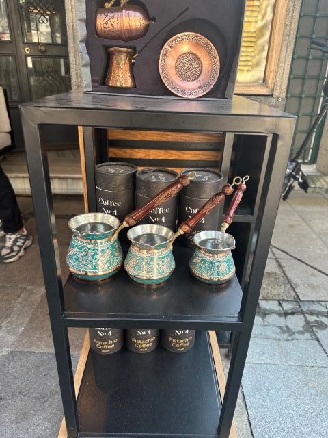 トルコの伝統的なコーヒーを入れるジェズヴェという器具